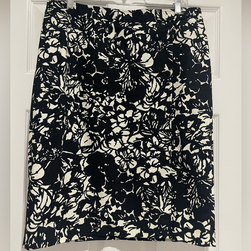 TALBOTS SKIRT SIZE 12